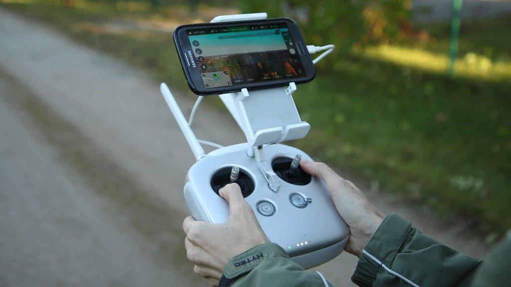 how to fly drone
